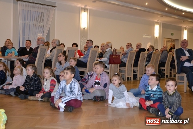 Zdjęcie w galerii na portalu naszraciborz.pl: Narodziny u Francle i Zeflika, czyli biesiada na Trzech Króli w zabełkowskim Retro wiadomości z regionu