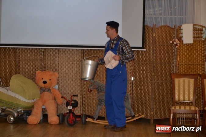 Zdjęcie w galerii na portalu naszraciborz.pl: Narodziny u Francle i Zeflika, czyli biesiada na Trzech Króli w zabełkowskim Retro wiadomości z regionu