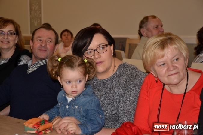 Zdjęcie w galerii na portalu naszraciborz.pl: Narodziny u Francle i Zeflika, czyli biesiada na Trzech Króli w zabełkowskim Retro wiadomości z regionu