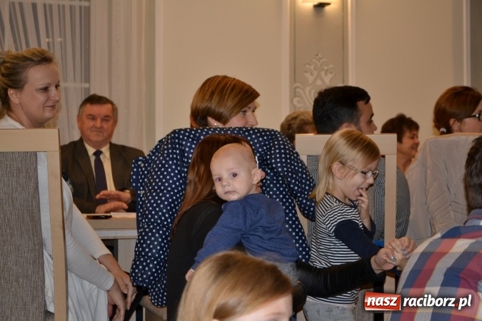 Zdjęcie w galerii na portalu naszraciborz.pl: Narodziny u Francle i Zeflika, czyli biesiada na Trzech Króli w zabełkowskim Retro wiadomości z regionu