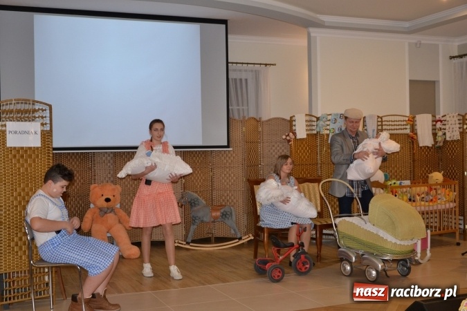 Zdjęcie w galerii na portalu naszraciborz.pl: Narodziny u Francle i Zeflika, czyli biesiada na Trzech Króli w zabełkowskim Retro wiadomości z regionu