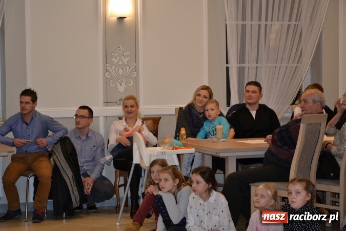 Zdjęcie w galerii na portalu naszraciborz.pl: Narodziny u Francle i Zeflika, czyli biesiada na Trzech Króli w zabełkowskim Retro wiadomości z regionu
