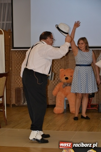 Zdjęcie w galerii na portalu naszraciborz.pl: Narodziny u Francle i Zeflika, czyli biesiada na Trzech Króli w zabełkowskim Retro wiadomości z regionu