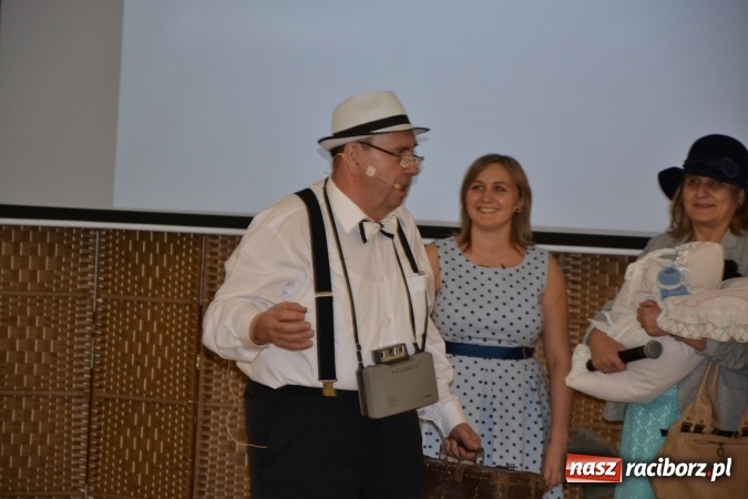 Zdjęcie w galerii na portalu naszraciborz.pl: Narodziny u Francle i Zeflika, czyli biesiada na Trzech Króli w zabełkowskim Retro wiadomości z regionu