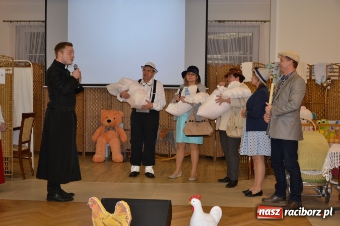Zdjęcie w galerii na portalu naszraciborz.pl: Narodziny u Francle i Zeflika, czyli biesiada na Trzech Króli w zabełkowskim Retro wiadomości z regionu