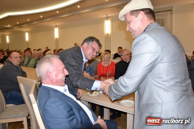 Zdjęcie w galerii na portalu naszraciborz.pl: Narodziny u Francle i Zeflika, czyli biesiada na Trzech Króli w zabełkowskim Retro wiadomości z regionu