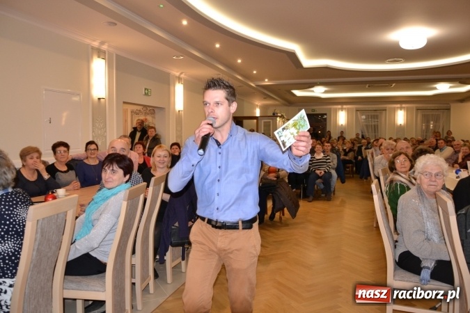 Zdjęcie w galerii na portalu naszraciborz.pl: Narodziny u Francle i Zeflika, czyli biesiada na Trzech Króli w zabełkowskim Retro wiadomości z regionu