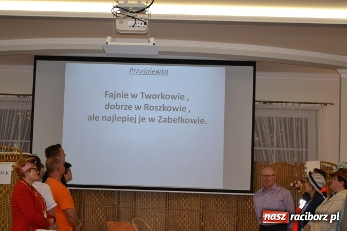 Zdjęcie w galerii na portalu naszraciborz.pl: Narodziny u Francle i Zeflika, czyli biesiada na Trzech Króli w zabełkowskim Retro wiadomości z regionu