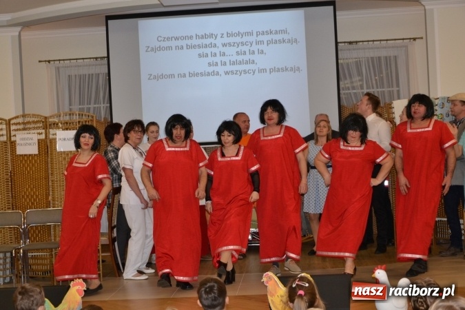 Zdjęcie w galerii na portalu naszraciborz.pl: Narodziny u Francle i Zeflika, czyli biesiada na Trzech Króli w zabełkowskim Retro wiadomości z regionu