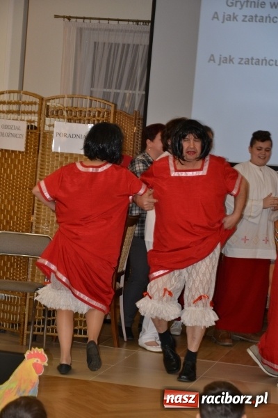 Zdjęcie w galerii na portalu naszraciborz.pl: Narodziny u Francle i Zeflika, czyli biesiada na Trzech Króli w zabełkowskim Retro wiadomości z regionu