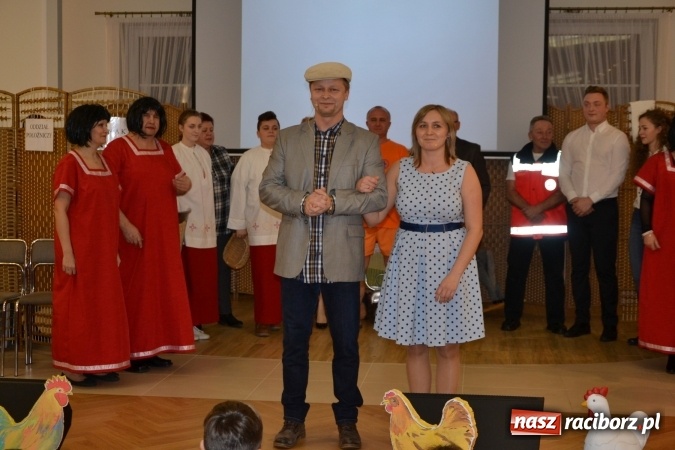 Zdjęcie w galerii na portalu naszraciborz.pl: Narodziny u Francle i Zeflika, czyli biesiada na Trzech Króli w zabełkowskim Retro wiadomości z regionu