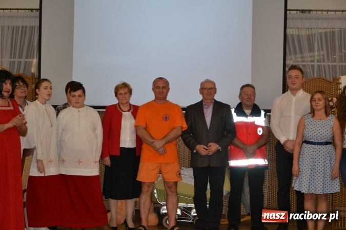 Zdjęcie w galerii na portalu naszraciborz.pl: Narodziny u Francle i Zeflika, czyli biesiada na Trzech Króli w zabełkowskim Retro wiadomości z regionu