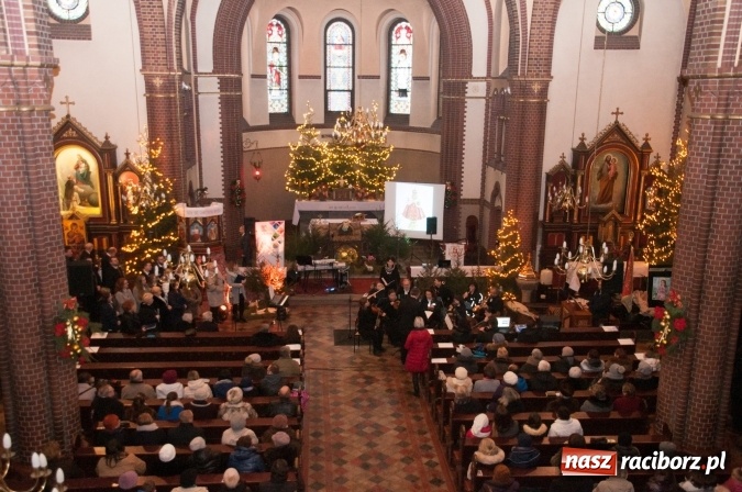 Zdjęcie w galerii na portalu naszraciborz.pl: O Dzieciątku po czesku i po polsku. Dziesiąte Kuźniańskie Kolędowanie wiadomości z regionu