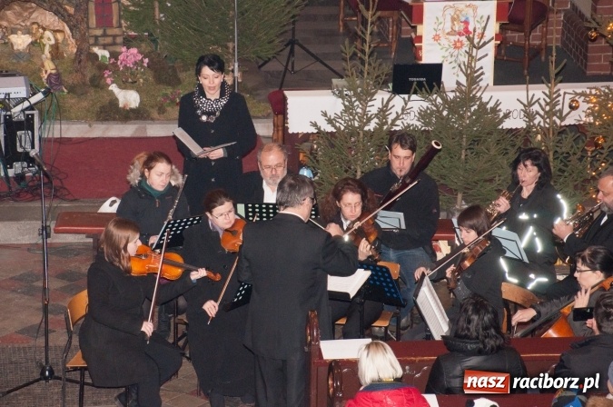 Zdjęcie w galerii na portalu naszraciborz.pl: O Dzieciątku po czesku i po polsku. Dziesiąte Kuźniańskie Kolędowanie wiadomości z regionu