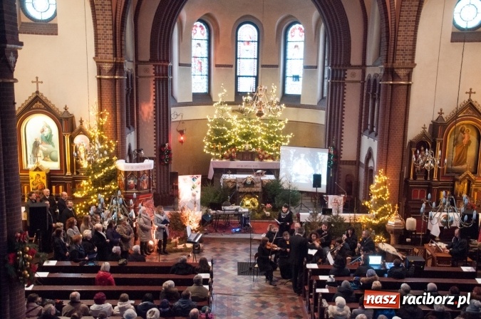 Zdjęcie w galerii na portalu naszraciborz.pl: O Dzieciątku po czesku i po polsku. Dziesiąte Kuźniańskie Kolędowanie wiadomości z regionu