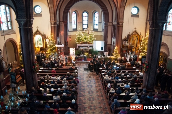 Zdjęcie w galerii na portalu naszraciborz.pl: O Dzieciątku po czesku i po polsku. Dziesiąte Kuźniańskie Kolędowanie wiadomości z regionu