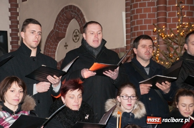 Zdjęcie w galerii na portalu naszraciborz.pl: O Dzieciątku po czesku i po polsku. Dziesiąte Kuźniańskie Kolędowanie wiadomości z regionu