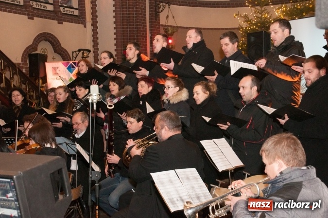 Zdjęcie w galerii na portalu naszraciborz.pl: O Dzieciątku po czesku i po polsku. Dziesiąte Kuźniańskie Kolędowanie wiadomości z regionu