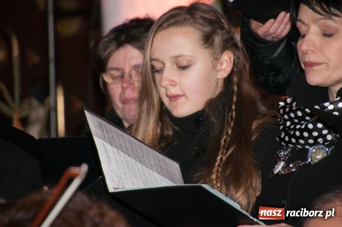 Zdjęcie w galerii na portalu naszraciborz.pl: O Dzieciątku po czesku i po polsku. Dziesiąte Kuźniańskie Kolędowanie wiadomości z regionu