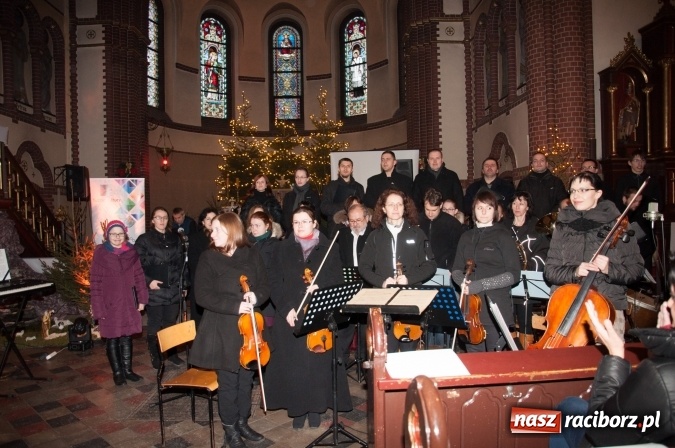 Zdjęcie w galerii na portalu naszraciborz.pl: O Dzieciątku po czesku i po polsku. Dziesiąte Kuźniańskie Kolędowanie wiadomości z regionu