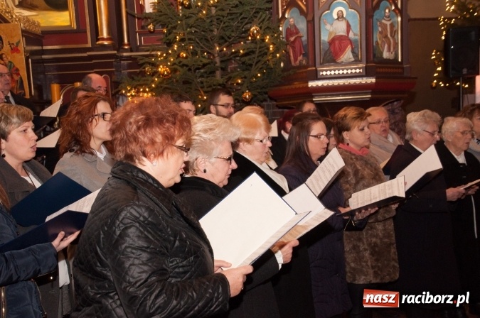Zdjęcie w galerii na portalu naszraciborz.pl: O Dzieciątku po czesku i po polsku. Dziesiąte Kuźniańskie Kolędowanie wiadomości z regionu