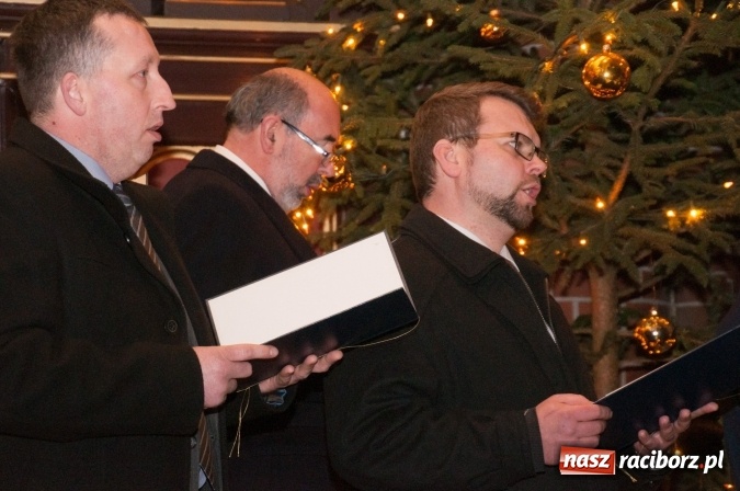 Zdjęcie w galerii na portalu naszraciborz.pl: O Dzieciątku po czesku i po polsku. Dziesiąte Kuźniańskie Kolędowanie wiadomości z regionu
