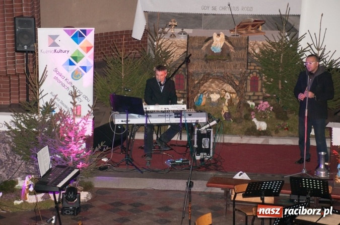 Zdjęcie w galerii na portalu naszraciborz.pl: O Dzieciątku po czesku i po polsku. Dziesiąte Kuźniańskie Kolędowanie wiadomości z regionu