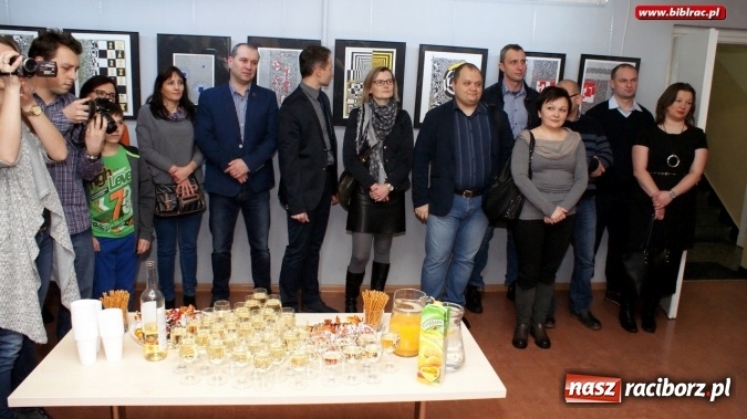 Zdjęcie w galerii na portalu naszraciborz.pl: Układanie myśli – wernisaż wystawy Dariusza Zygadło w Galerii Gawra wiadomości z regionu