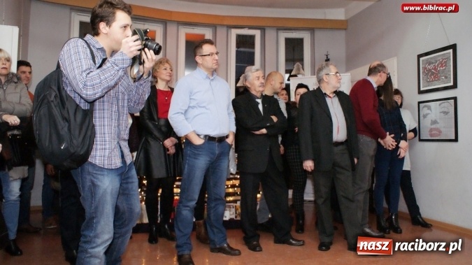 Zdjęcie w galerii na portalu naszraciborz.pl: Układanie myśli – wernisaż wystawy Dariusza Zygadło w Galerii Gawra wiadomości z regionu