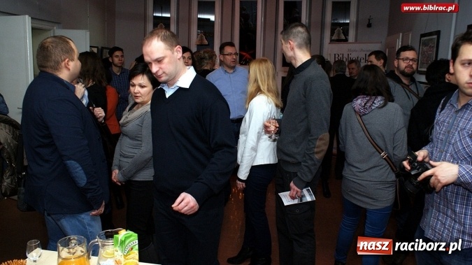 Zdjęcie w galerii na portalu naszraciborz.pl: Układanie myśli – wernisaż wystawy Dariusza Zygadło w Galerii Gawra wiadomości z regionu