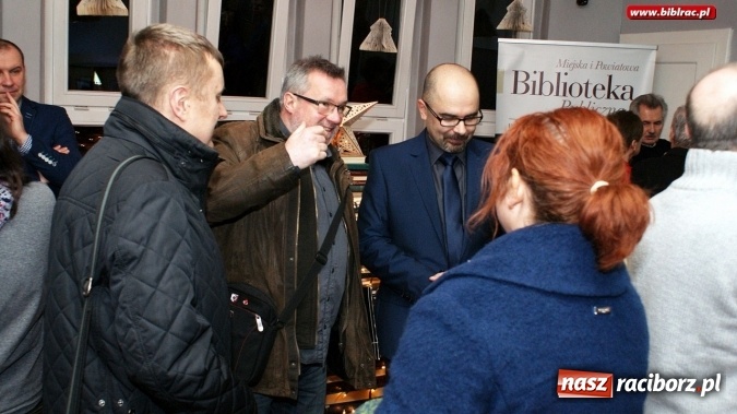 Zdjęcie w galerii na portalu naszraciborz.pl: Układanie myśli – wernisaż wystawy Dariusza Zygadło w Galerii Gawra wiadomości z regionu