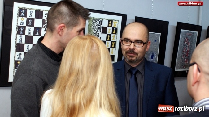 Zdjęcie w galerii na portalu naszraciborz.pl: Układanie myśli – wernisaż wystawy Dariusza Zygadło w Galerii Gawra wiadomości z regionu