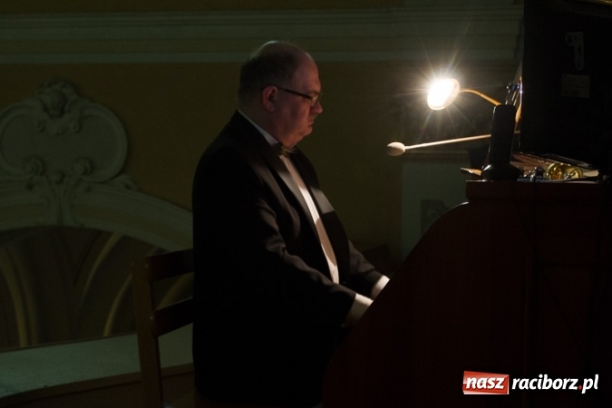 Zdjęcie w galerii na portalu naszraciborz.pl: Koncert Bożonarodzeniowy w kościele w Krzanowicach wiadomości z regionu