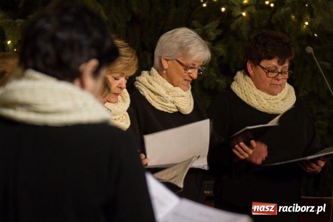 Zdjęcie w galerii na portalu naszraciborz.pl: Koncert Bożonarodzeniowy w kościele w Krzanowicach wiadomości z regionu