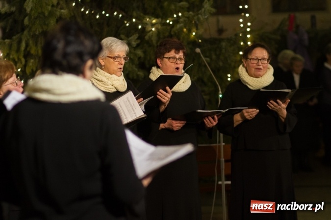 Zdjęcie w galerii na portalu naszraciborz.pl: Koncert Bożonarodzeniowy w kościele w Krzanowicach wiadomości z regionu