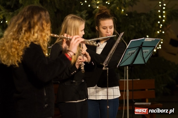 Zdjęcie w galerii na portalu naszraciborz.pl: Koncert Bożonarodzeniowy w kościele w Krzanowicach wiadomości z regionu