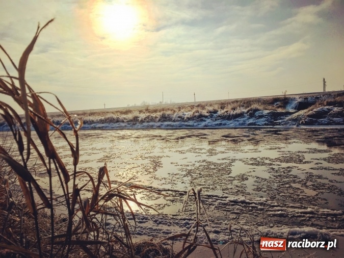 Zdjęcie w galerii na portalu naszraciborz.pl: Dziś w nocy może być nawet 18 stopni mrozu! Uwaga na smog! Mroźna zima na zdjęciach wiadomości z regionu