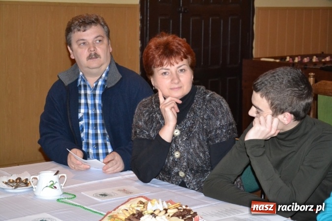 Zdjęcie w galerii na portalu naszraciborz.pl: Kolędnicy i kibice na X Wieczorze Kolęd w Jankowicach!  wiadomości z regionu