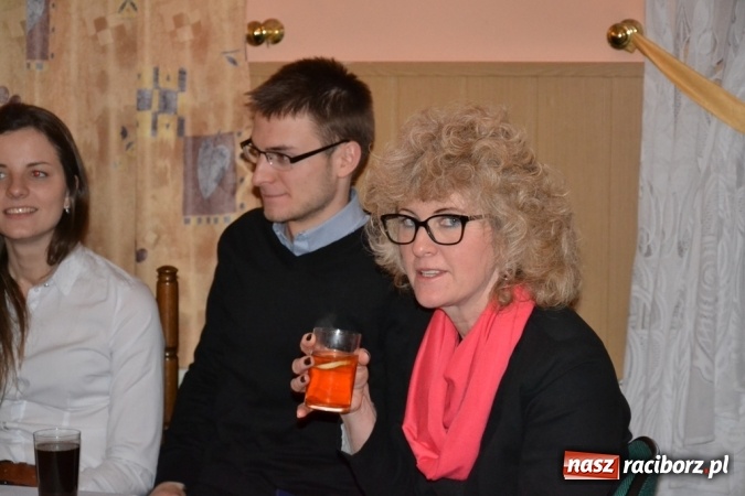 Zdjęcie w galerii na portalu naszraciborz.pl: Kolędnicy i kibice na X Wieczorze Kolęd w Jankowicach!  wiadomości z regionu