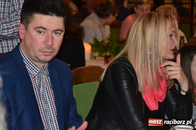 Zdjęcie w galerii na portalu naszraciborz.pl: Kolędnicy i kibice na X Wieczorze Kolęd w Jankowicach!  wiadomości z regionu