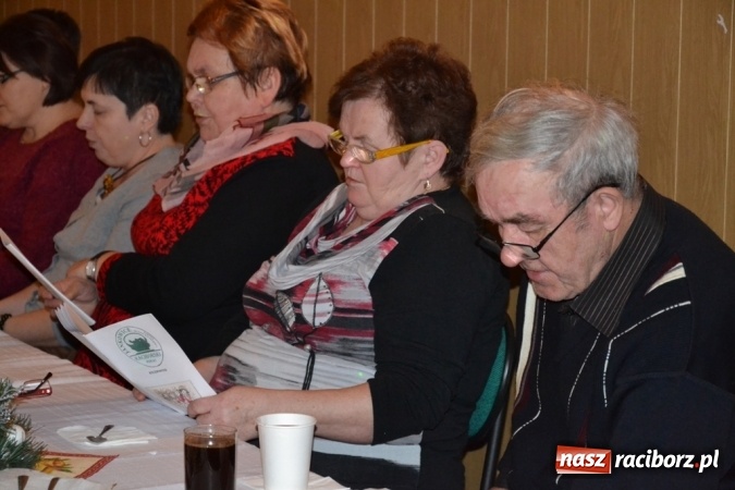 Zdjęcie w galerii na portalu naszraciborz.pl: Kolędnicy i kibice na X Wieczorze Kolęd w Jankowicach!  wiadomości z regionu