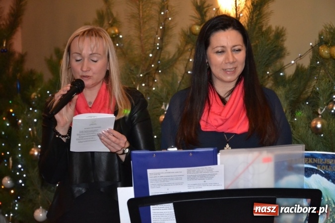 Zdjęcie w galerii na portalu naszraciborz.pl: Kolędnicy i kibice na X Wieczorze Kolęd w Jankowicach!  wiadomości z regionu