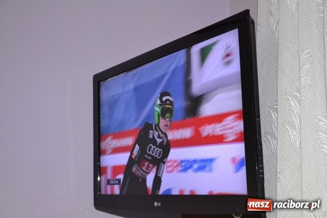 Zdjęcie w galerii na portalu naszraciborz.pl: Kolędnicy i kibice na X Wieczorze Kolęd w Jankowicach!  wiadomości z regionu