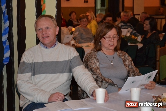 Zdjęcie w galerii na portalu naszraciborz.pl: Kolędnicy i kibice na X Wieczorze Kolęd w Jankowicach!  wiadomości z regionu