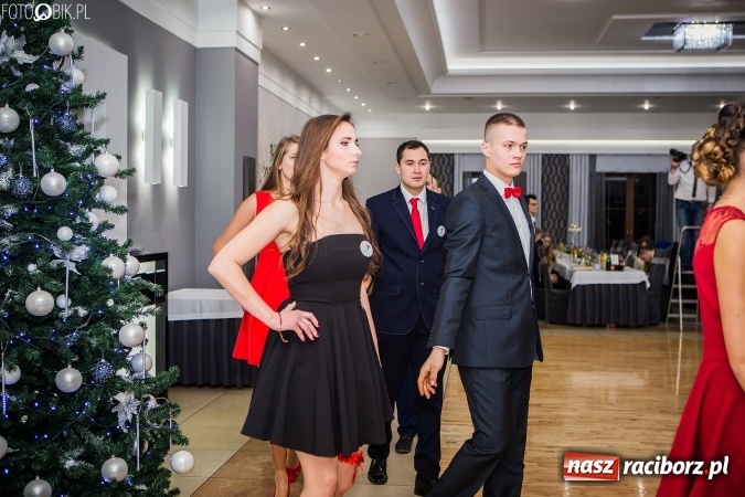 Zdjęcie w galerii na portalu naszraciborz.pl: Bal maturalny CKZiU nr 1 Budowlanka - uczniowie bawią się w Tworkowie w Bravo wiadomości z regionu