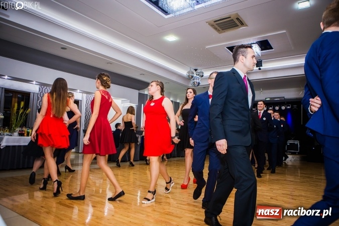 Zdjęcie w galerii na portalu naszraciborz.pl: Bal maturalny CKZiU nr 1 Budowlanka - uczniowie bawią się w Tworkowie w Bravo wiadomości z regionu