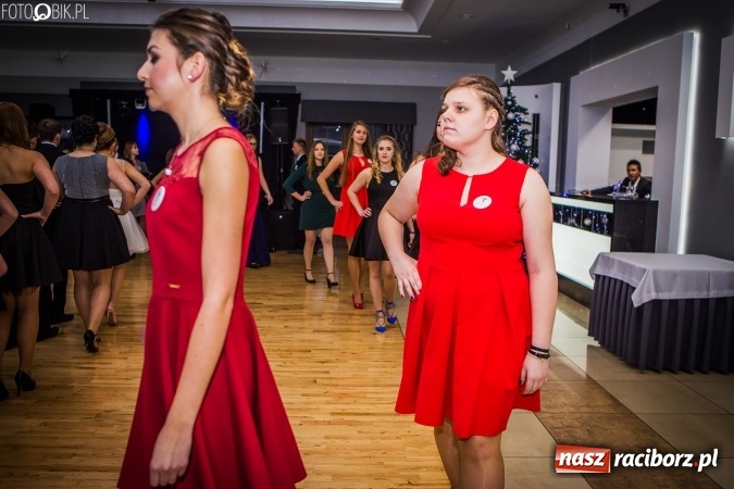 Zdjęcie w galerii na portalu naszraciborz.pl: Bal maturalny CKZiU nr 1 Budowlanka - uczniowie bawią się w Tworkowie w Bravo wiadomości z regionu