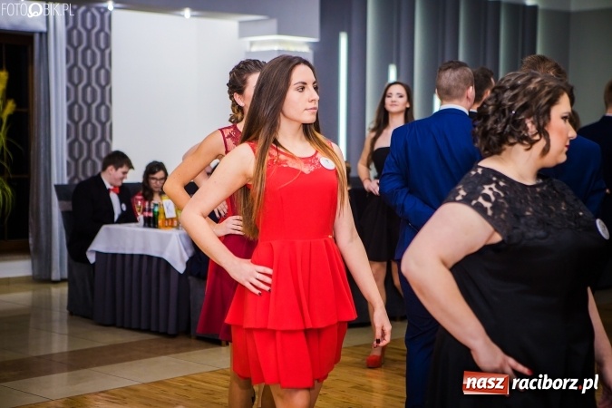 Zdjęcie w galerii na portalu naszraciborz.pl: Bal maturalny CKZiU nr 1 Budowlanka - uczniowie bawią się w Tworkowie w Bravo wiadomości z regionu