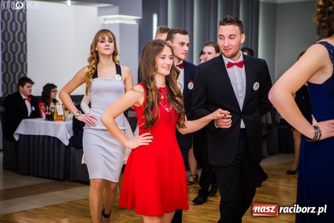 Zdjęcie w galerii na portalu naszraciborz.pl: Bal maturalny CKZiU nr 1 Budowlanka - uczniowie bawią się w Tworkowie w Bravo wiadomości z regionu