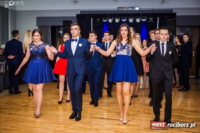 Zdjęcie w galerii na portalu naszraciborz.pl: Bal maturalny CKZiU nr 1 Budowlanka - uczniowie bawią się w Tworkowie w Bravo wiadomości z regionu